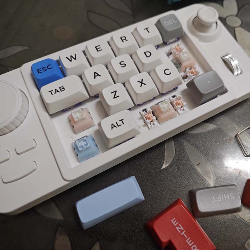 K811 有線ゲーミングキーボード 19キー RGB バック - Gaming Keyboard 1 Hand のレビューと価格